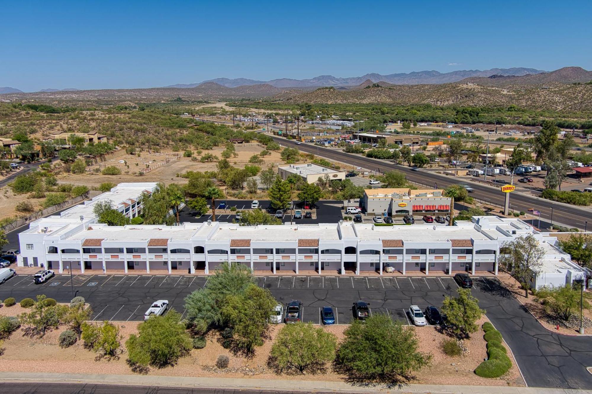 Los Viajeros Inn Wickenburg Exterior photo